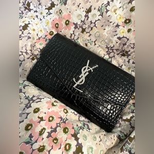 YSL Uptown Wallet On Chain